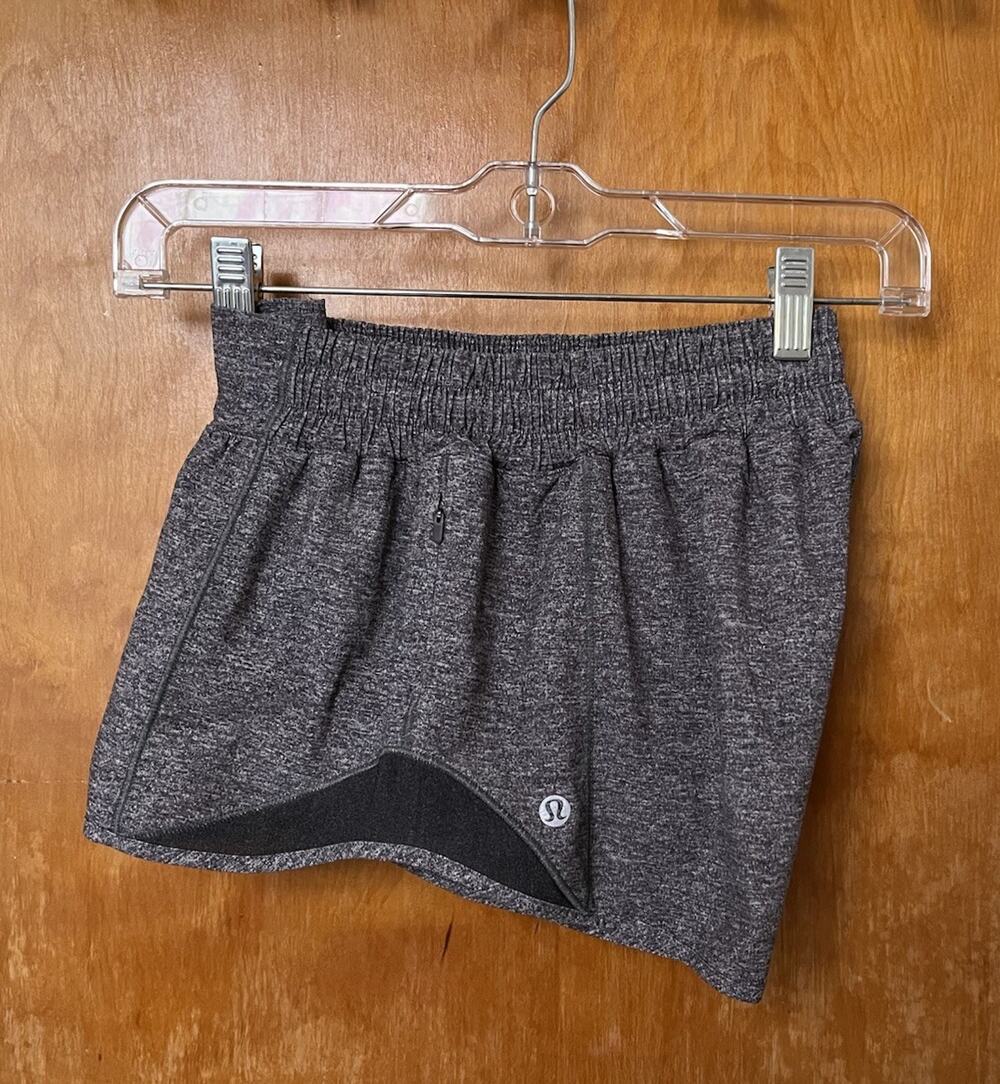 Lululemon Hotty Hot Lined Short 2.5” Inseam Heathered Black Gray Sz 6